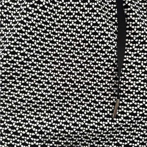 Lululemon on the fly short—2.5 inch - Picture 3 of 7